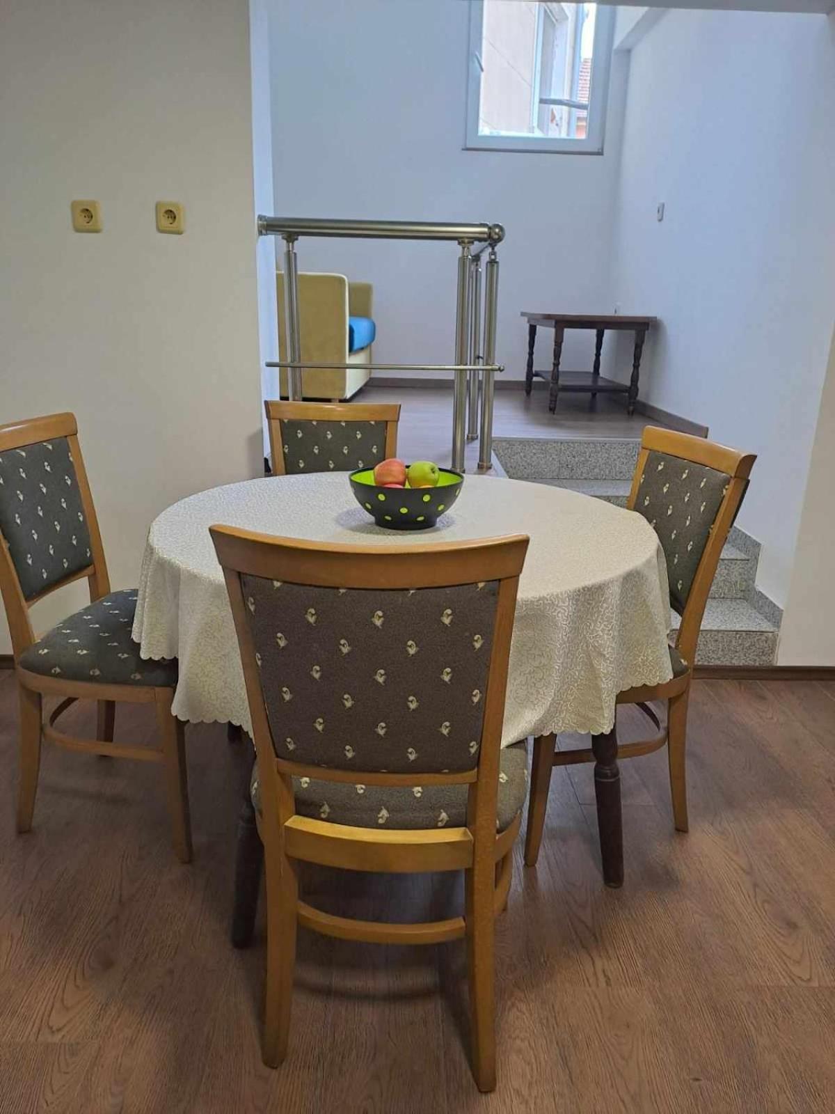 House 1 & 2 Floor